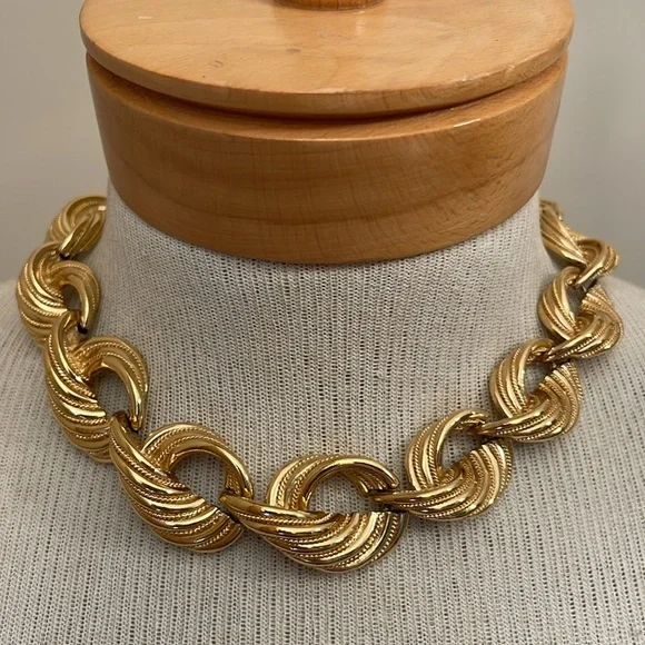 Vintage TRAFARI Large Twisted Chain Link Necklace, Runway, Gold-tone